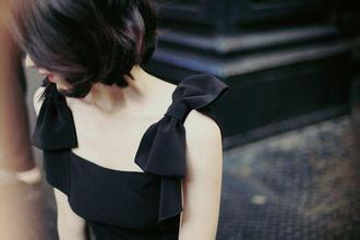 梦境中的隐秘召唤,解析梦见我喜欢的女人穿黑衣服叫我做事 梦境中的隐秘召唤,解析梦见我喜欢的女人穿黑衣服叫我做事